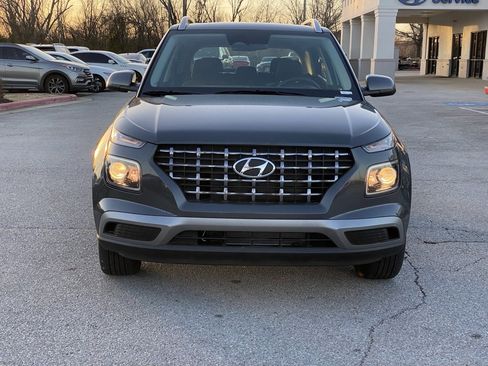 New 2025 Hyundai Venue SEL image 2