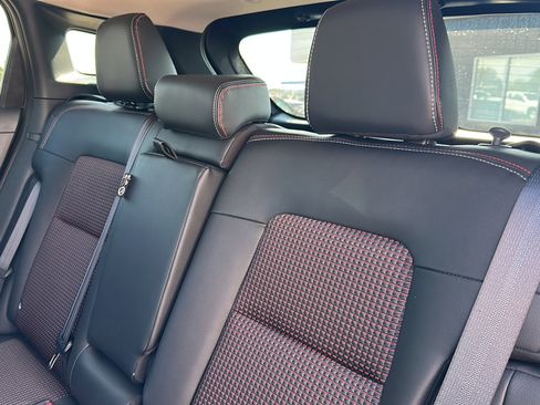 New 2025 Nissan Kicks SR image 16