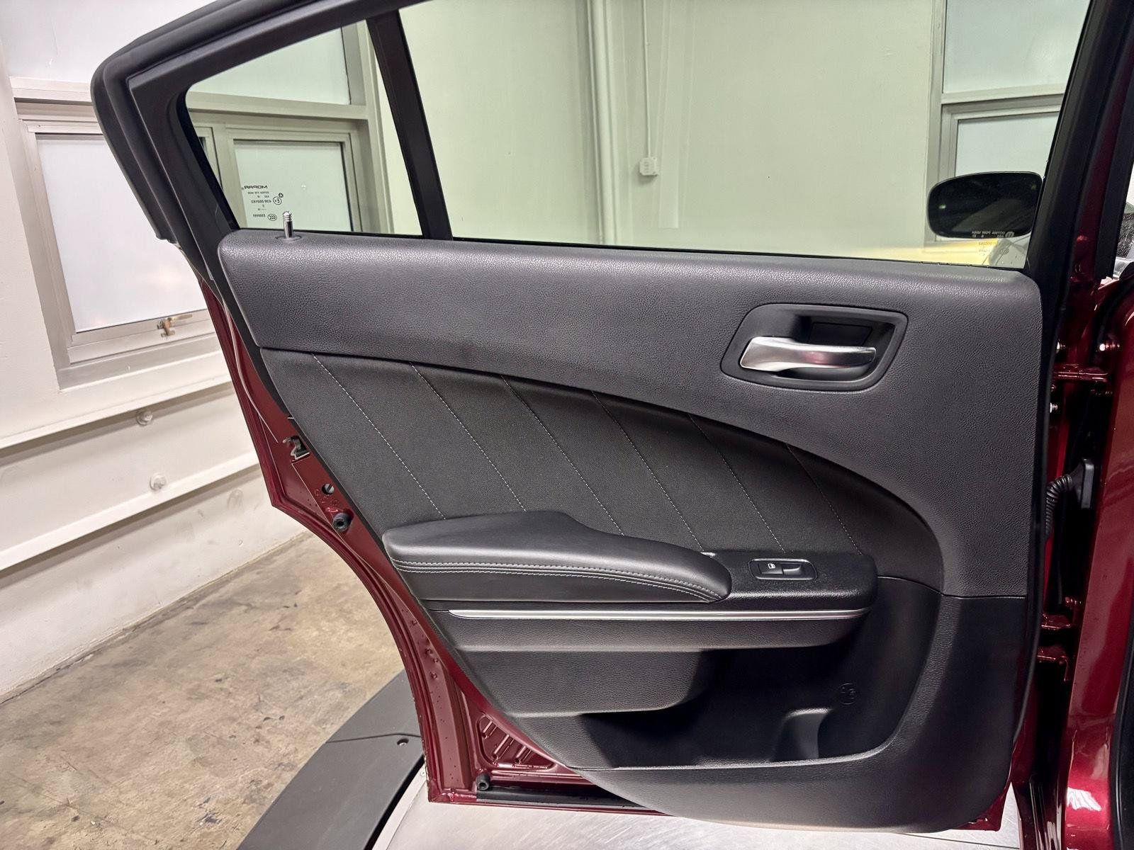 Used 2018 Dodge Charger R/T RWD image 14