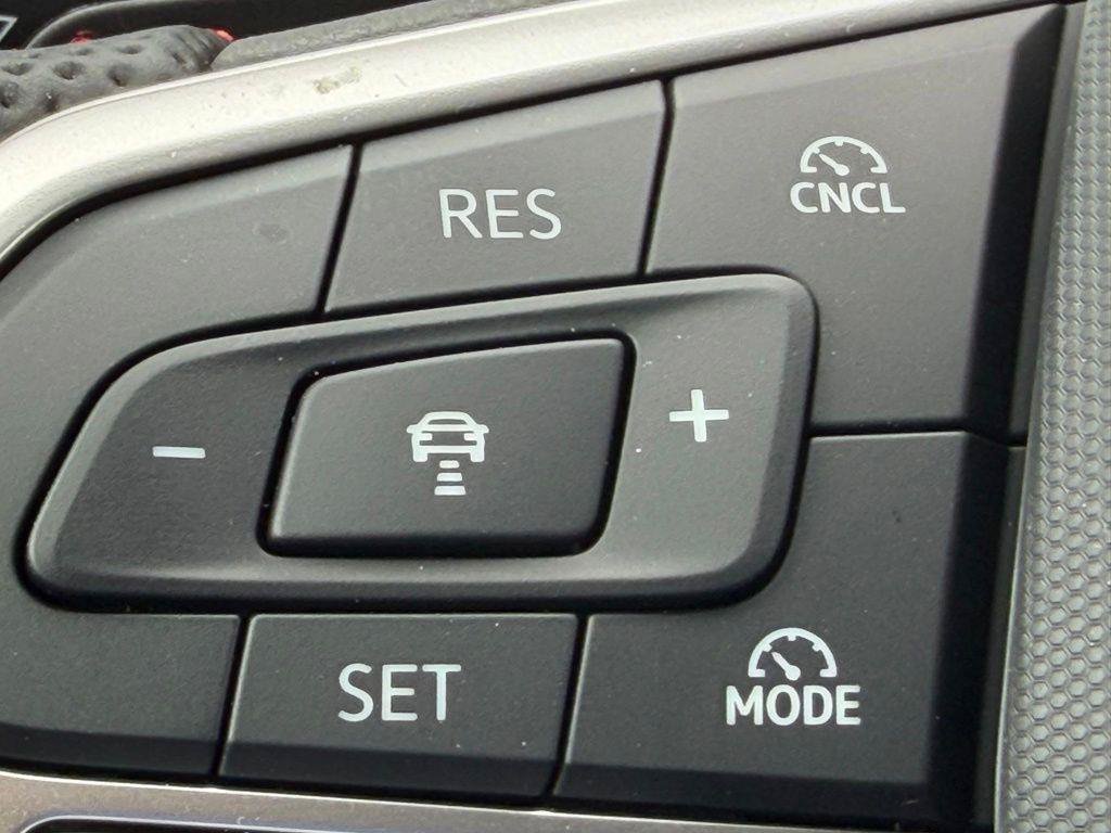 New 2026 Volkswagen GTI SE FWD image 13