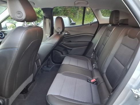 Certified 2024 Chevrolet Trax LT w/ Driver Confidence Package FWD image 11