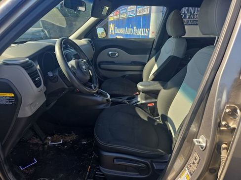 Used 2015 Kia Soul + FWD image 10