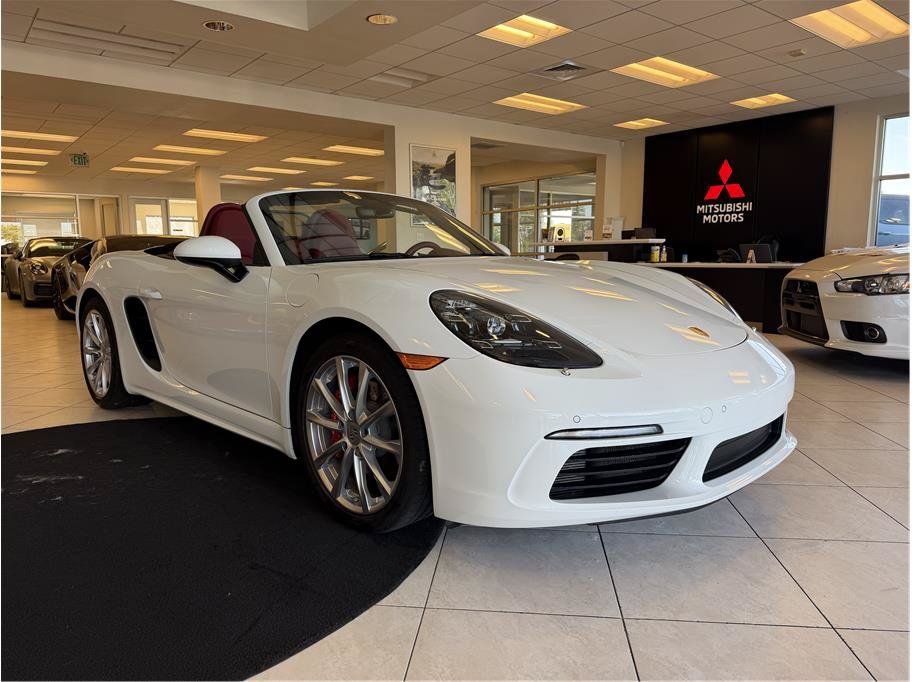 Used 2024 Porsche 718 Boxster S RWD image 3