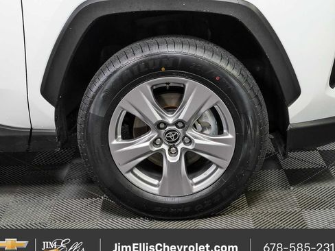 Used 2025 Toyota RAV4 XLE FWD image 35