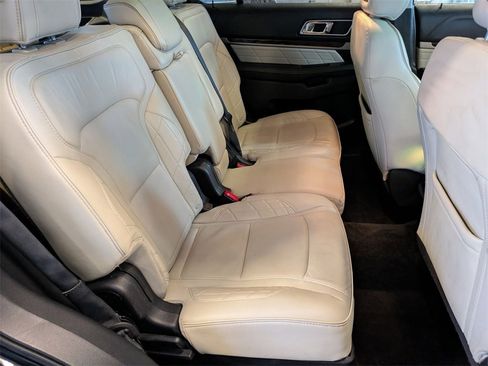 Used 2016 Ford Explorer Platinum image 23