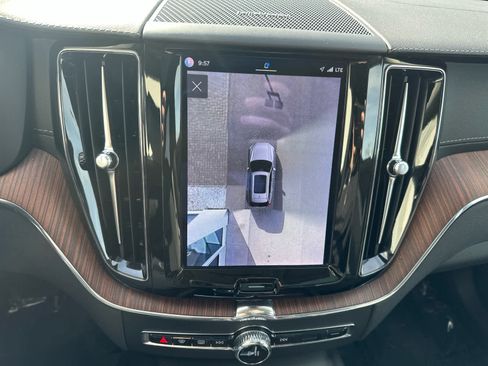 Used 2023 Volvo XC60 B5 Ultimate w/ Climate Package image 21
