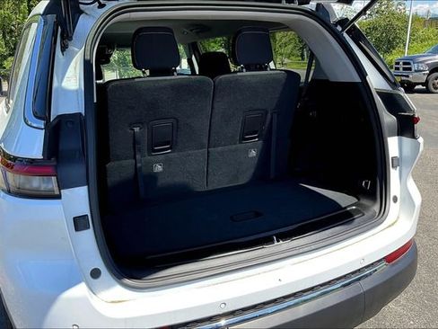 New 2023 Jeep Grand Cherokee L Laredo image 22