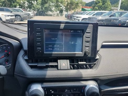 Used 2019 Toyota RAV4 LE w/ Carpet Mat Package AWD/4WD image 9