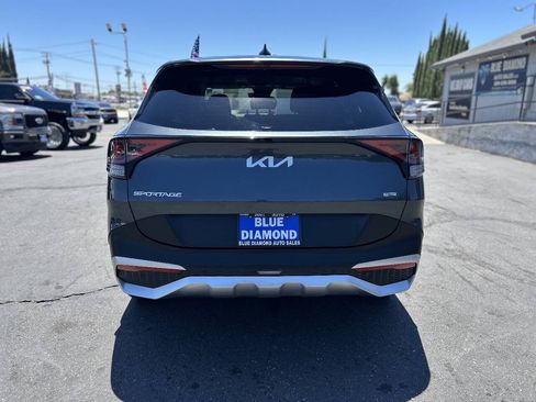 Used 2023 Kia Sportage LX AWD/4WD image 5
