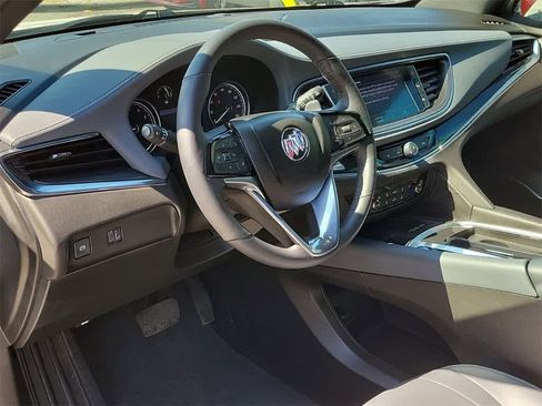 Used 2022 Buick Enclave Essence image 18