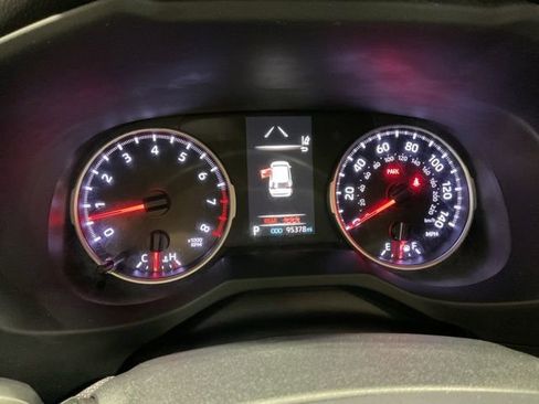 Used 2019 Toyota RAV4 LE image 15