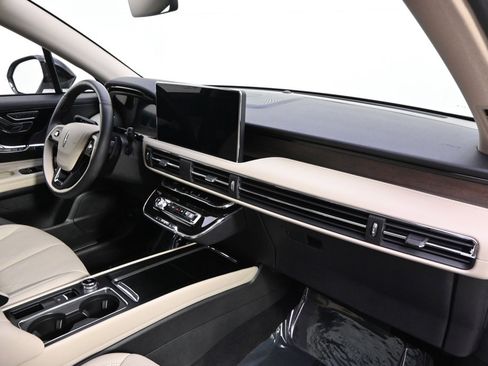 New 2025 Lincoln Corsair Reserve w/ Jet Appearance Package image 14