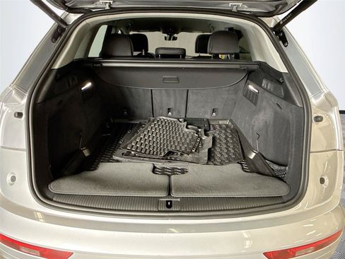 Used 2023 Audi Q5 2.0T Premium w/ Convenience Package AWD/4WD image 26