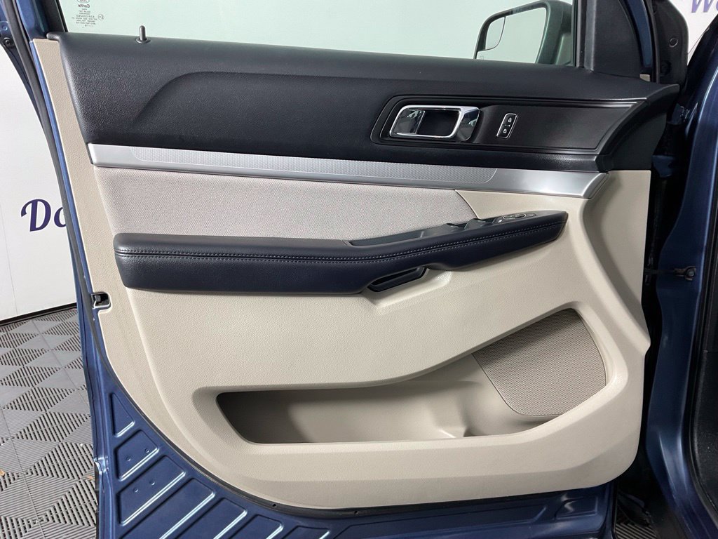 Used 2018 Ford Explorer FWD image 12