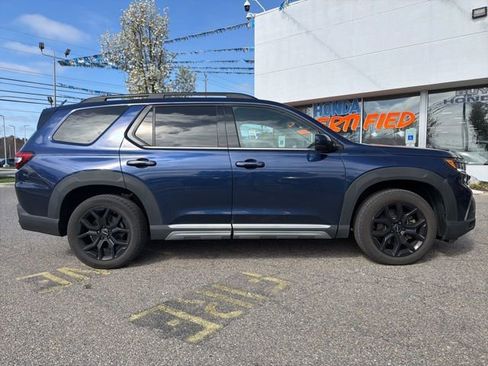Used 2025 Honda Pilot Elite image 4