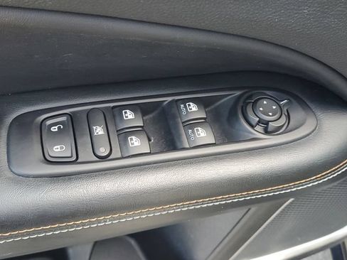 Used 2019 Jeep Compass Latitude AWD/4WD image 16