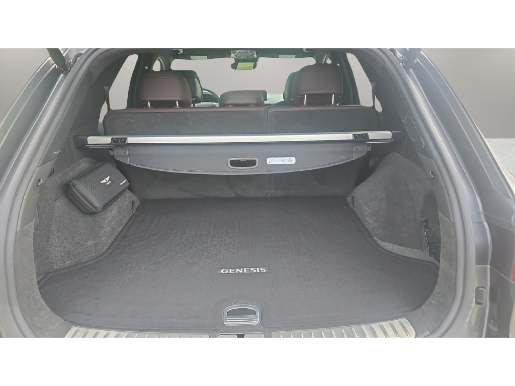 Used 2024 Genesis GV70 2.5T w/ Advanced Package AWD/4WD image 9