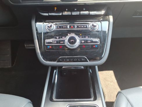 Used 2022 Lincoln Corsair Reserve w/ Towing Package AWD/4WD image 23