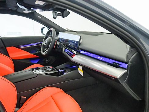 New 2026 BMW M5 w/ Executive Package image 21