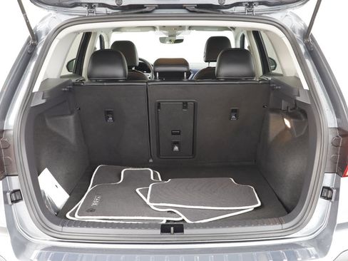 Certified 2023 Volkswagen Taos SE w/ Black Wheel Package image 17