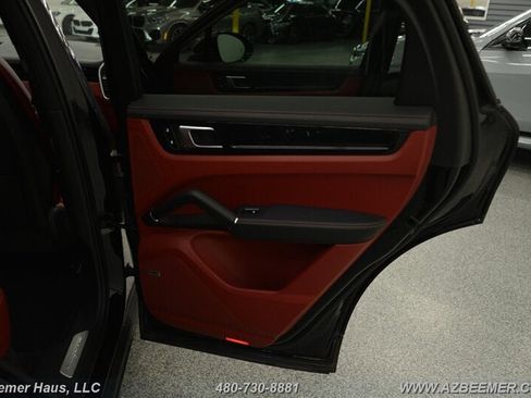 Used 2021 Porsche Cayenne S AWD/4WD image 42