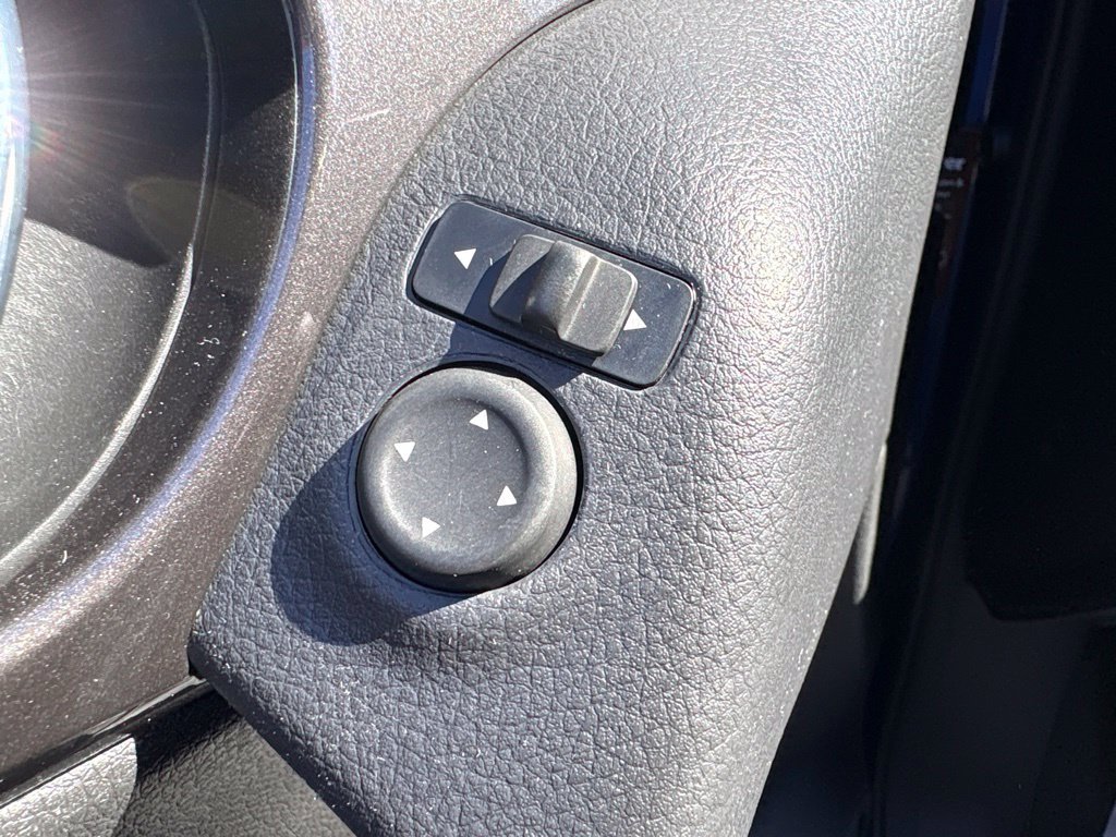 Used 2020 Nissan Rogue SV AWD/4WD image 13