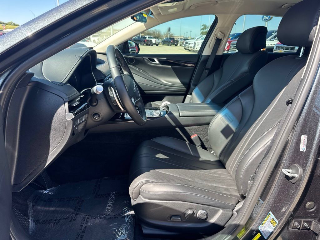 Used 2021 Genesis G80 2.5T RWD image 4