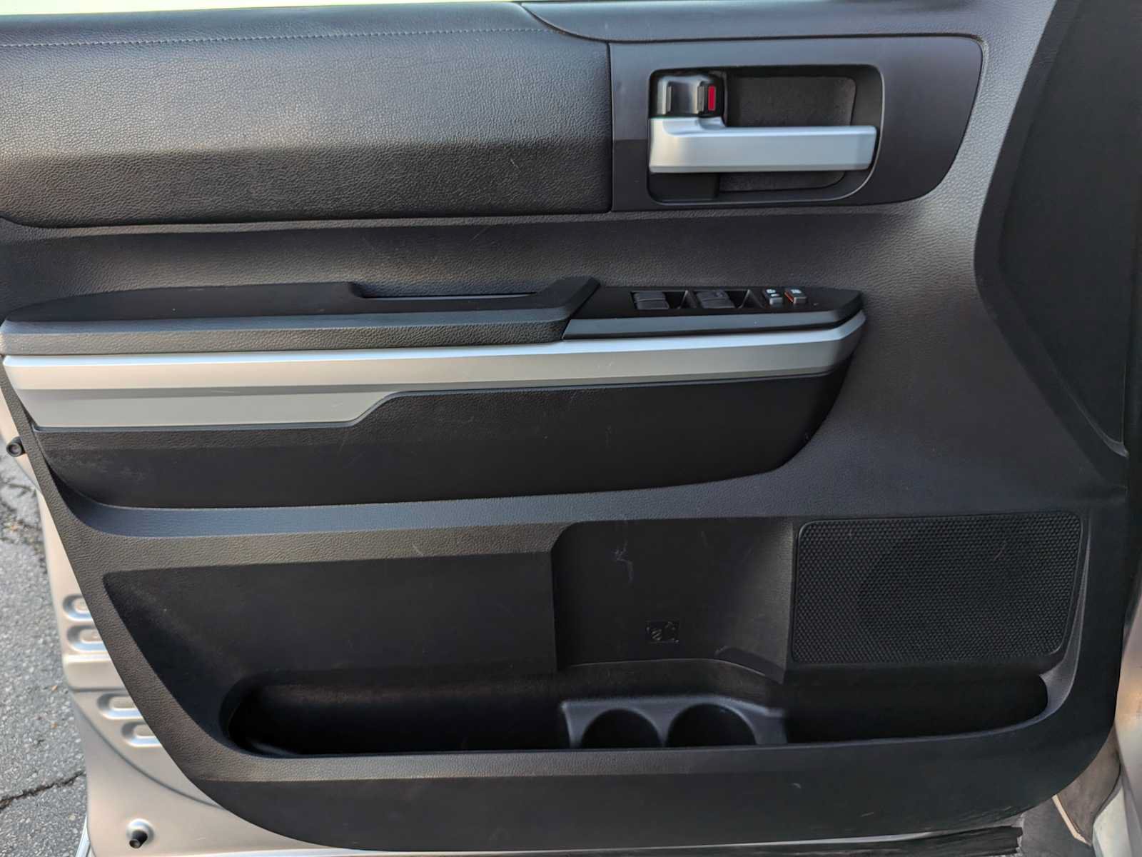Used 2015 Toyota Tundra SR5 AWD/4WD image 16