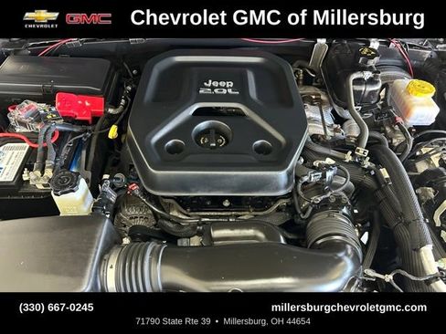 Used 2020 Jeep Wrangler Unlimited Sahara w/ Dual Top Group AWD/4WD image 10