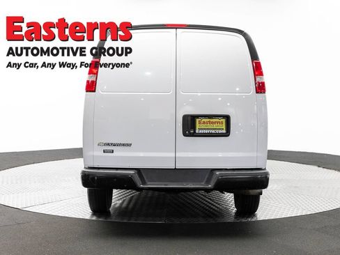 Used 2019 Chevrolet Express 2500 Extended RWD image 6