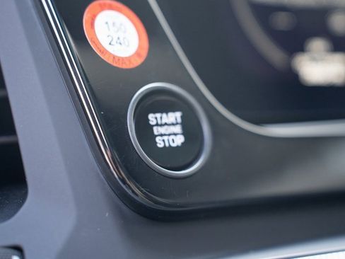 Used 2025 Porsche Cayenne S image 27