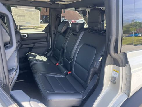 New 2025 Ford Bronco Badlands AWD/4WD image 16