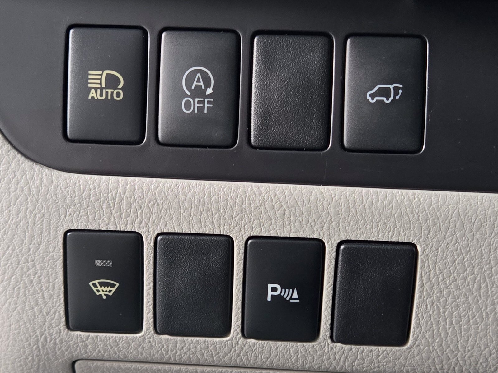 Used 2018 Toyota Highlander Limited AWD/4WD image 25
