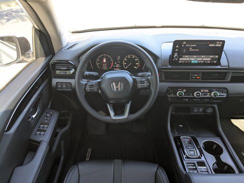 Used 2024 Honda Pilot Touring image 17