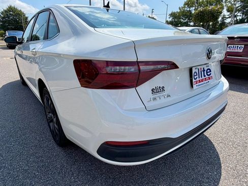 Used 2023 Volkswagen Jetta SE w/ Panoramic Sunroof Package FWD image 14