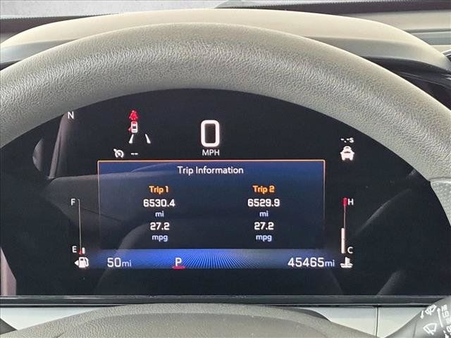 Used 2025 Chevrolet Trax LT FWD image 12