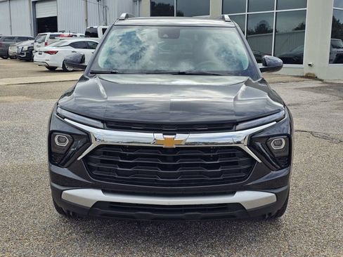 Used 2026 Chevrolet TrailBlazer LT FWD image 2