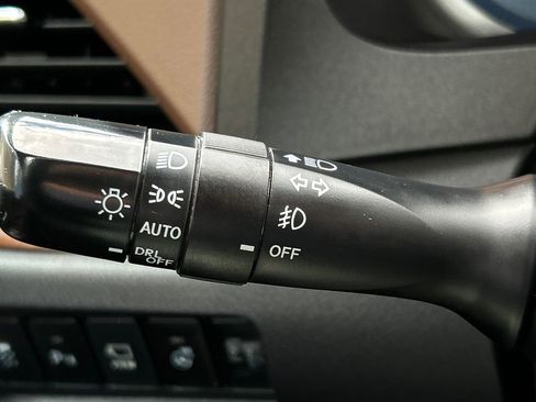 Used 2018 Toyota Sienna Limited Premium w/ Carpet Mat Package image 23