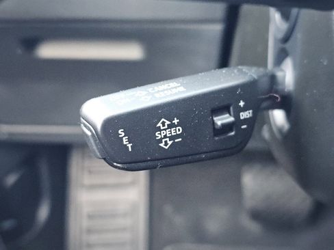 Used 2021 Audi e-tron Premium w/ Convenience Plus Package image 12