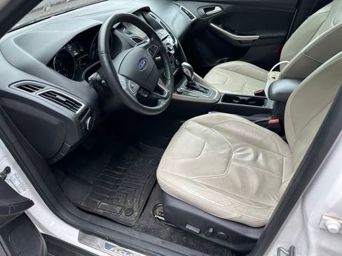Used 2015 Ford Focus Titanium w/ Titanium Technology Package FWD image 9