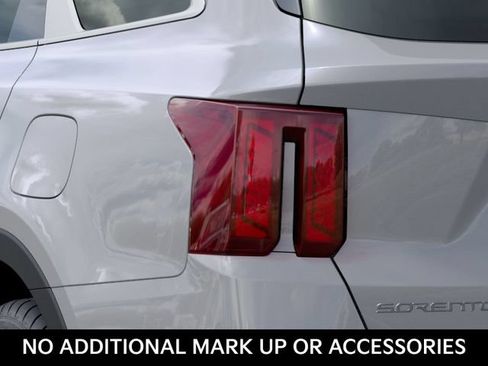 New 2026 Kia Sorento S FWD image 11