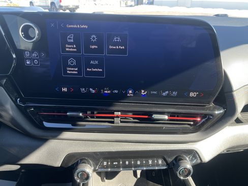 Used 2025 Chevrolet Silverado EV RST image 31