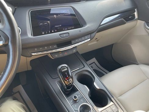 Used 2020 Cadillac XT4 Luxury AWD/4WD image 18