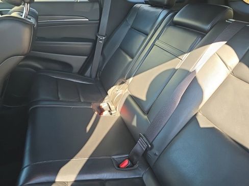 Used 2022 Jeep Grand Cherokee Limited image 16