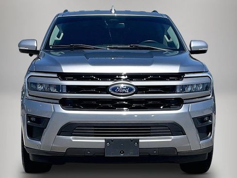 Certified 2022 Ford Expedition XLT RWD image 3