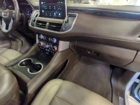 Used 2022 GMC Yukon XL SLT w/ SLT Premium Package image 27