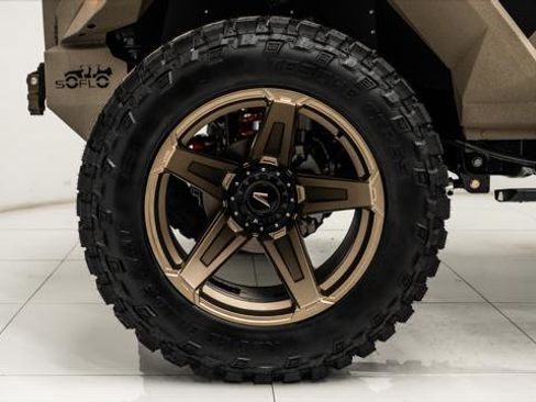 Used 2025 Jeep Gladiator Sport image 32