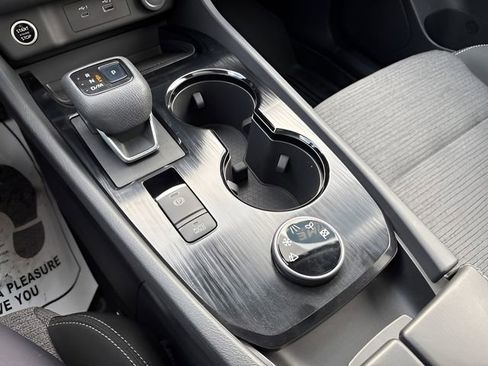 Used 2021 Nissan Rogue SV image 19