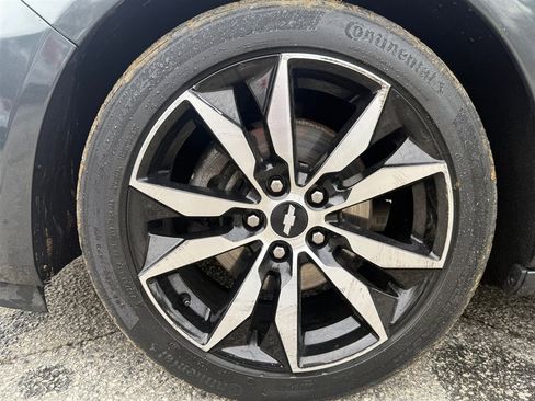 Used 2017 Chevrolet Malibu LT image 29