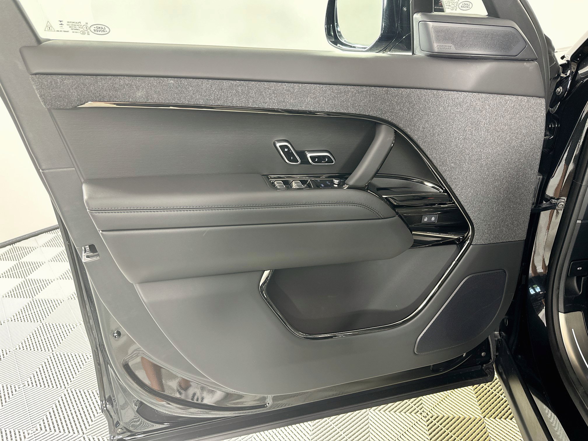 New 2026 Land Rover Range Rover Sport Dynamic SE AWD/4WD image 14